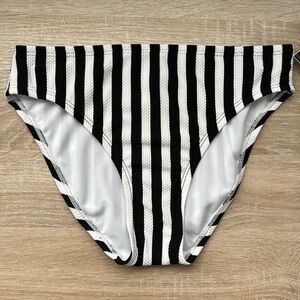 AQUA COUTURE Black & White Stripped Bikini Bottom | SIZE S